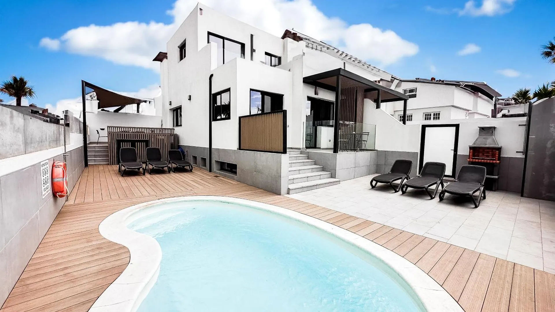 Villa Jarea Private Pool Corralejo By Holidays Home contacts